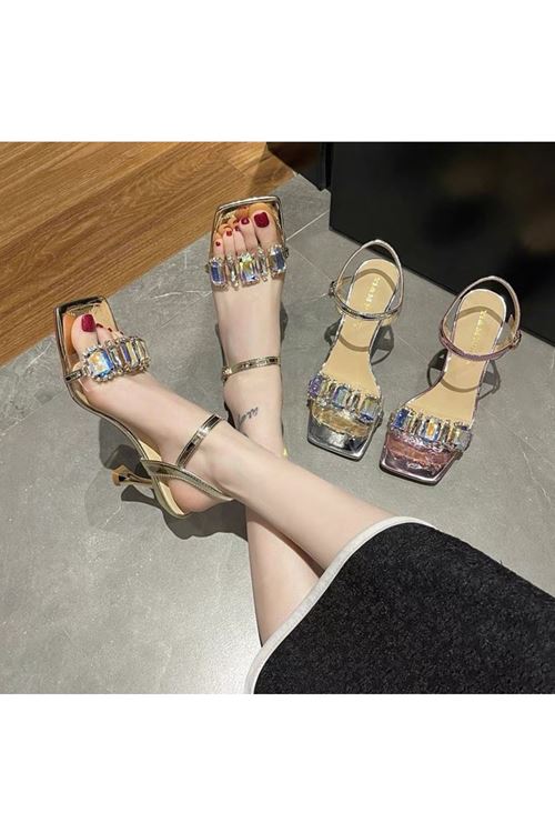 ‎الأحذية النسائية  الصيفية حذاء  كعب