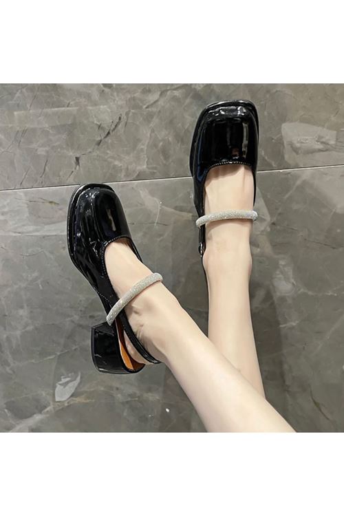 أحذية نسائية صيفيّة  صندل