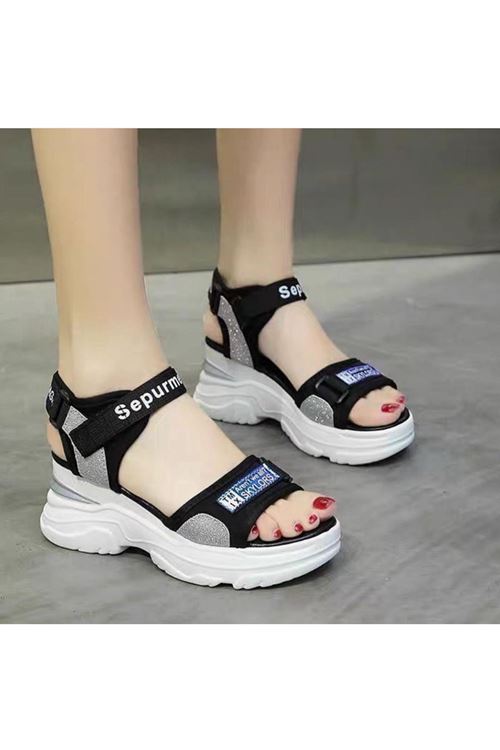 ‎الأحذية النسائية  الصيفية صندل