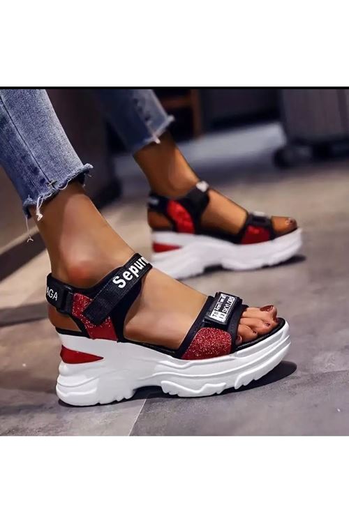 ‎الأحذية النسائية  الصيفية صندل