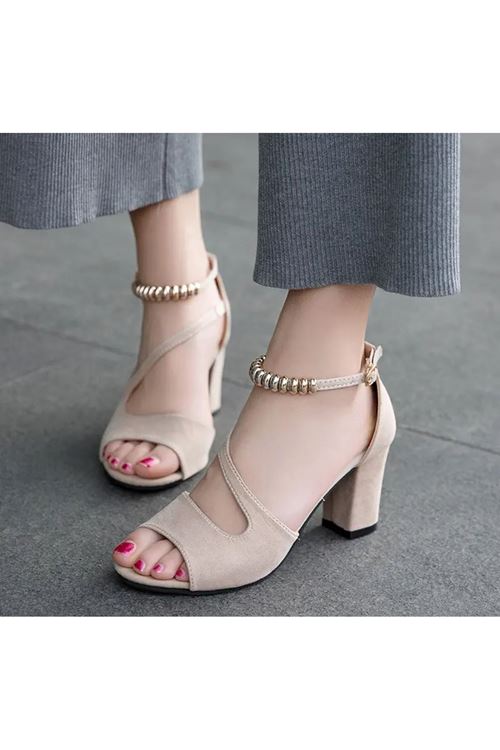 ‎الأحذية النسائية  الصيفية حذاء  كعب