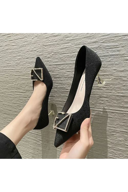 الاحذية نسائية صيفية كعب