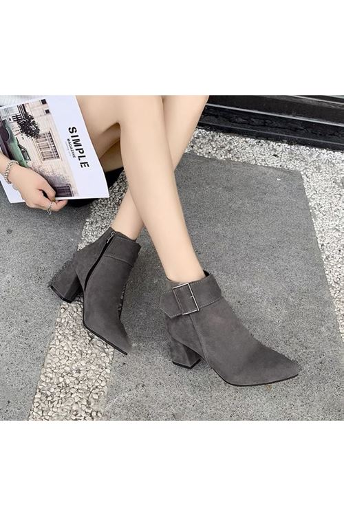 الأحذية النسائية الشتوية بوت قصير كعب  