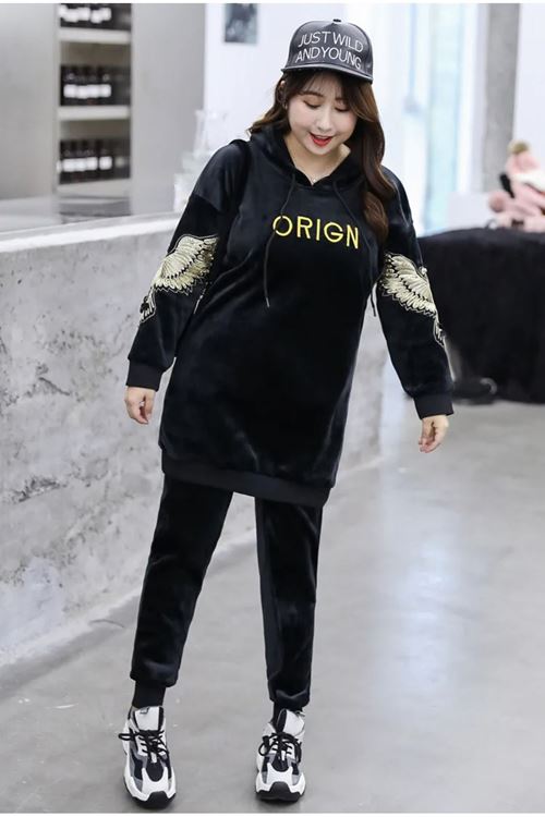 ملابس نسائية شتوية تراك