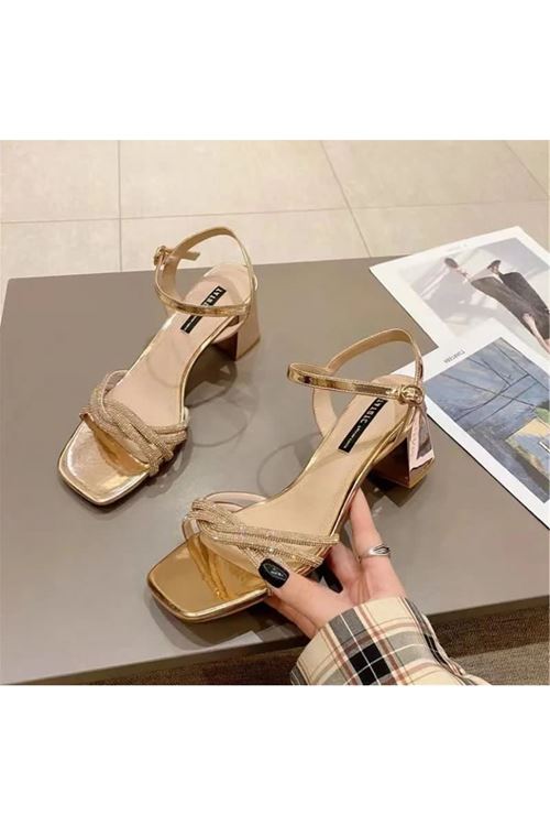 ‎الأحذية النسائية  الصيفية  صندل