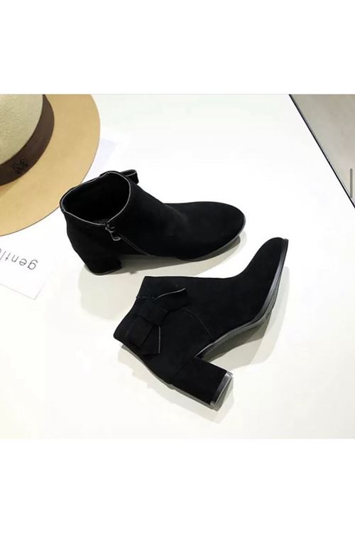 الأحذية النسائية الشتوية بوت  قصير  كعب