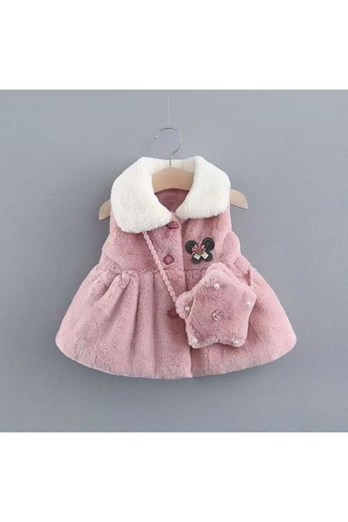 طفل بنت شتوية جاكيت