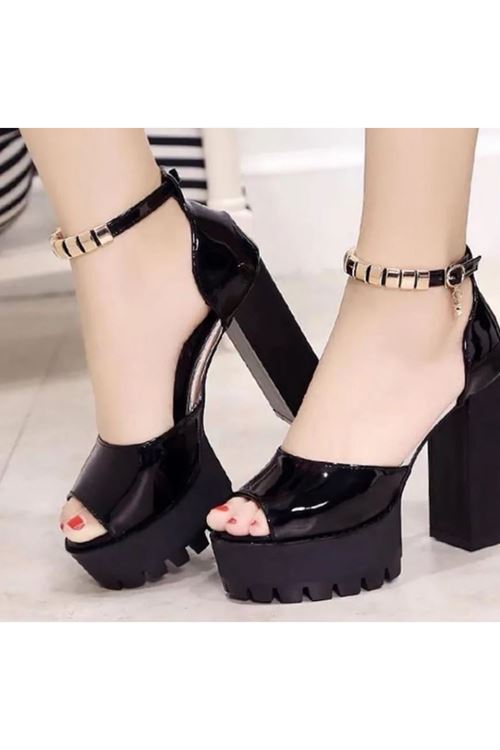 ‎الأحذية النسائية  الصيفية حذاء  كعب