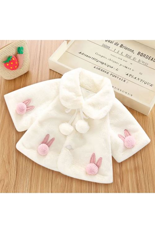 طفل بنت شتوية جاكيت