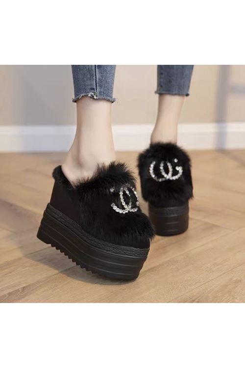 الأحذية النسائية الشتوية شبشب