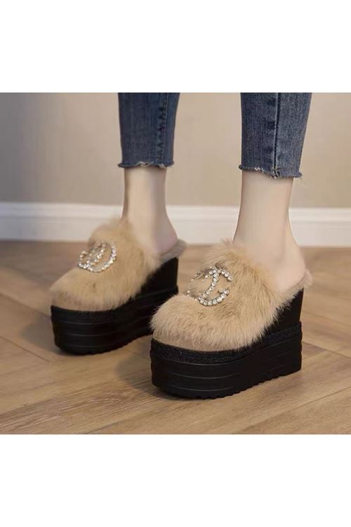 الأحذية النسائية الشتوية شبشب