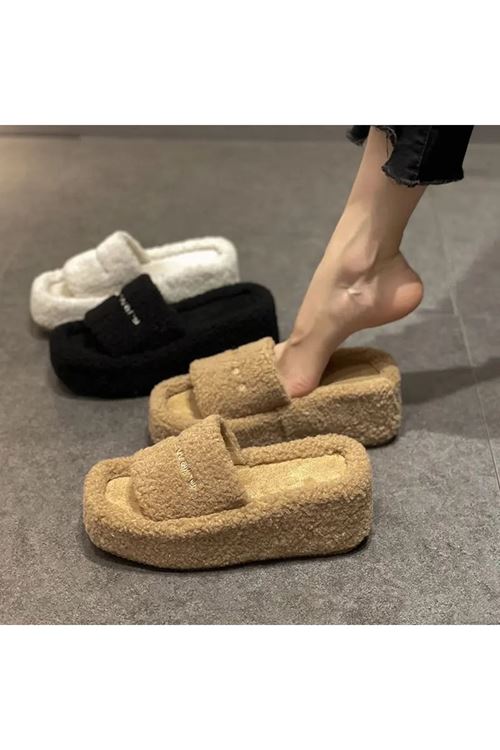 الأحذية النسائية الشتوية شبشب