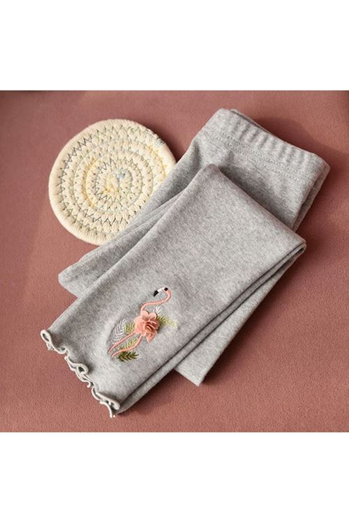 طفل بنت شتوية كولون