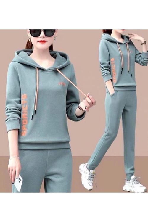 ملابس نسائية شتوية تراك