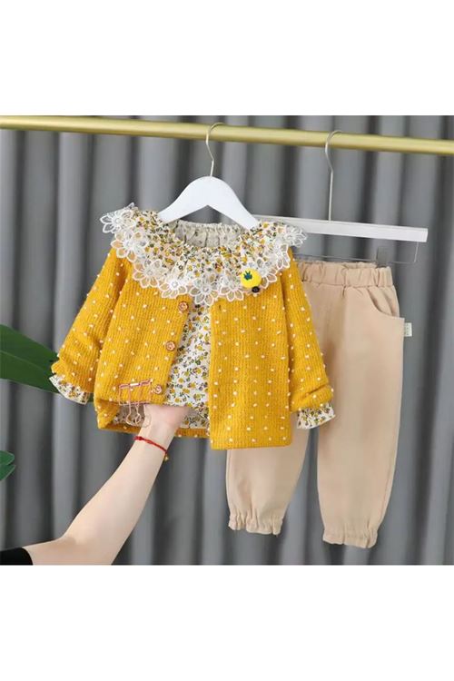 طفل بنت شتوية قاط