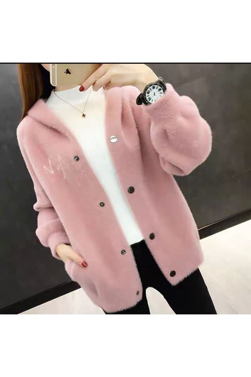 ملابس نسائية شتوية سترة صوف 