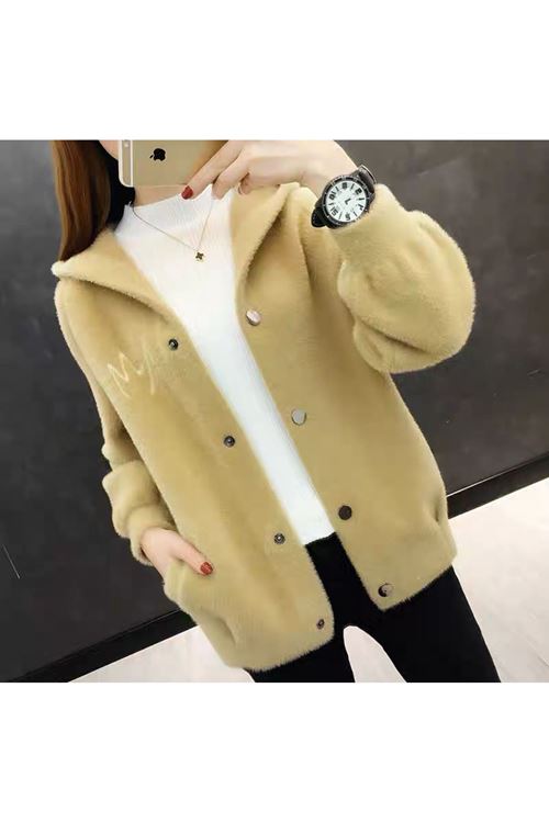 ملابس نسائية شتوية سترة صوف 