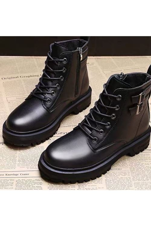 ‎الأحذية  نسائية  شتوية  بوت قصير فلات