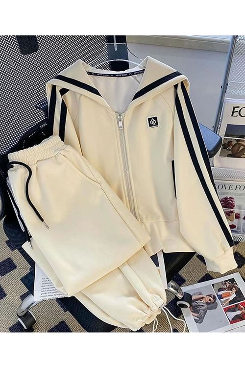 ملابس نسائية شتوية تراك