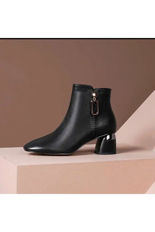 ‎الأحذية النسائية الشتوية بوت قصير كعب