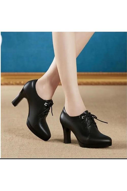 ‎الأحذية نسائية شتويّة