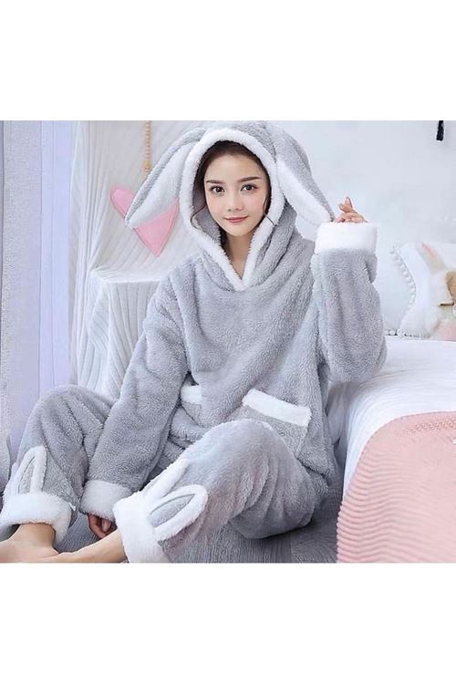 ملابس نسائية شتوية تراك