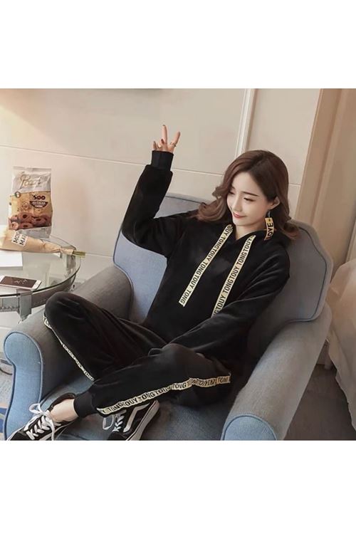 ملابس نسائية شتوية تراك