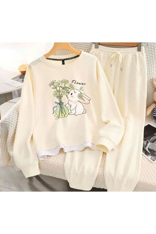 الملابس النسائية الشتوية التراك