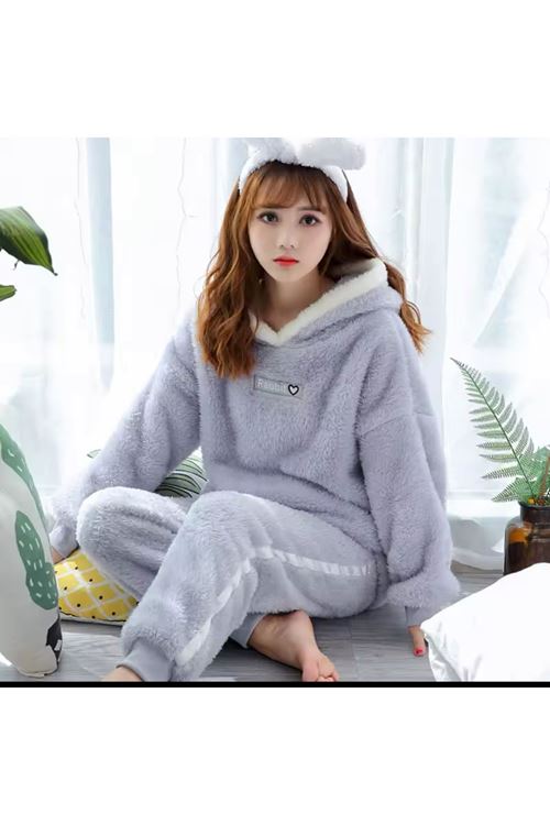 ملابس نسائية شتوية تراك