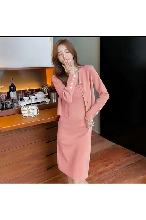 ملابس النسائية الشتوية فستان