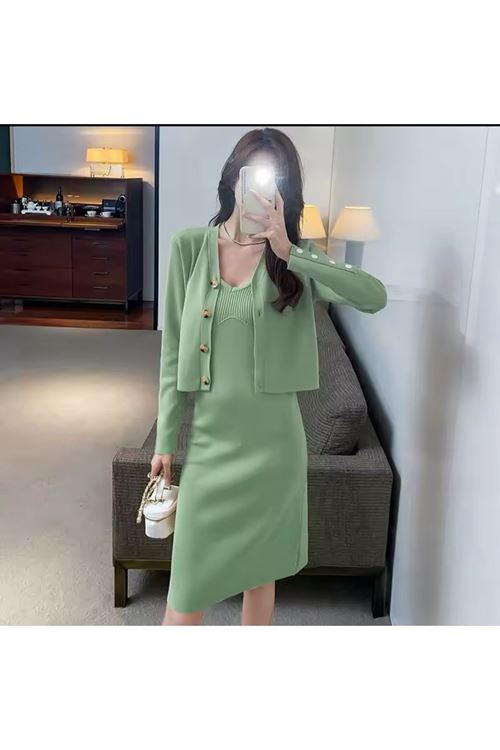 ملابس النسائية الشتوية فستان