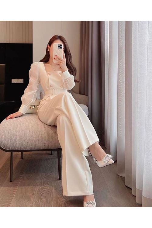 ملابس نسائية صيفية قاط