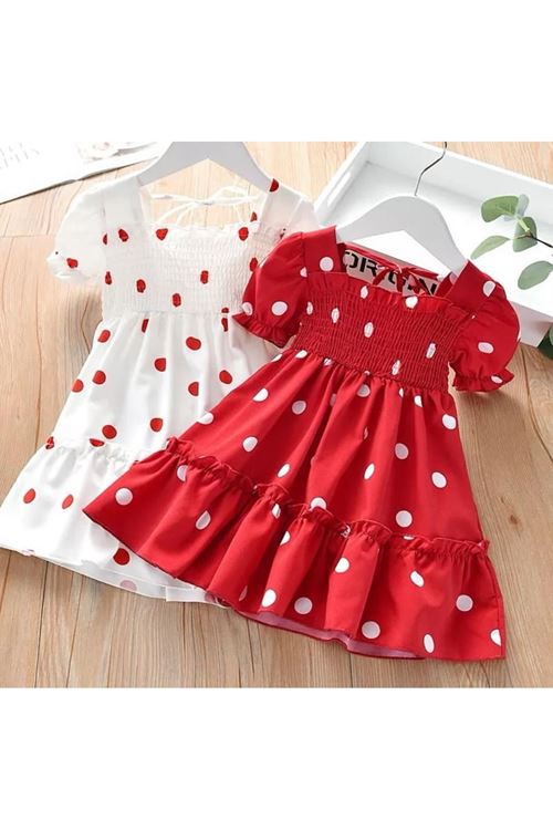 طفل بنت صيفية فستان