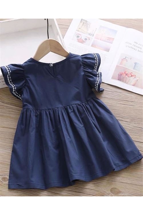 طفل بنت صيفية فستان