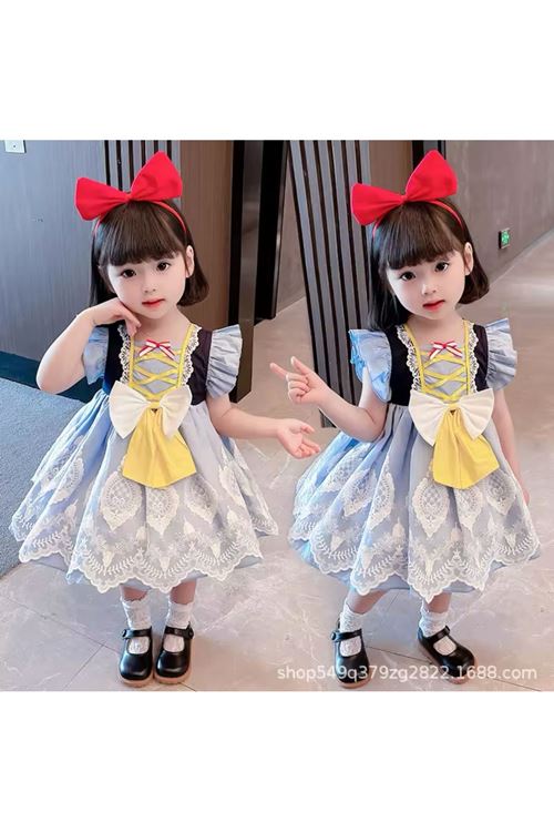 طفل بنت صيفية فستان