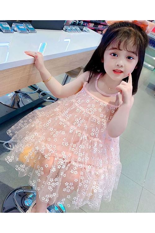 طفل بنت صيفية فستان