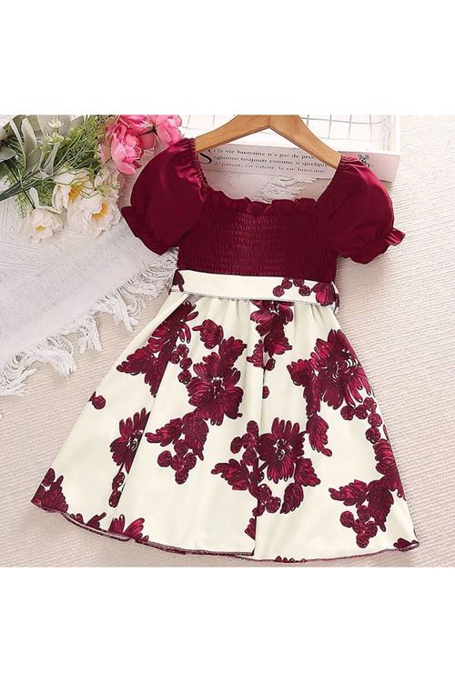 طفل بنت صيفية فستان