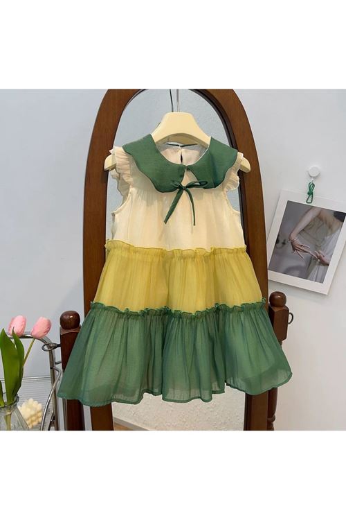 طفل بنت صيفية فستان