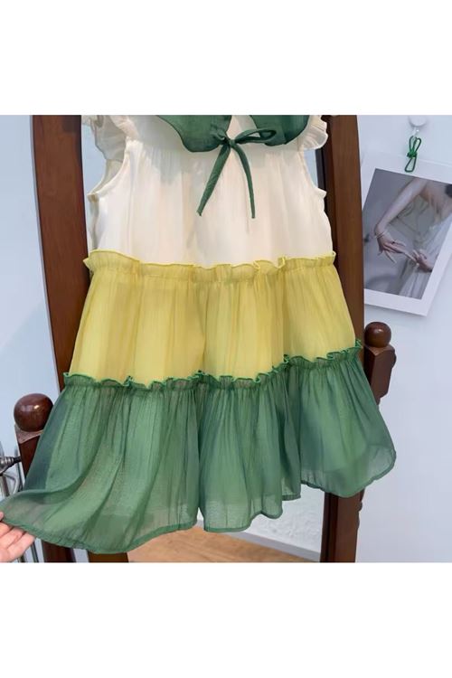 طفل بنت صيفية فستان