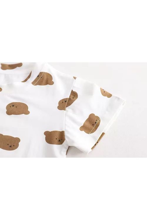 طفل بنت صيفية فستان