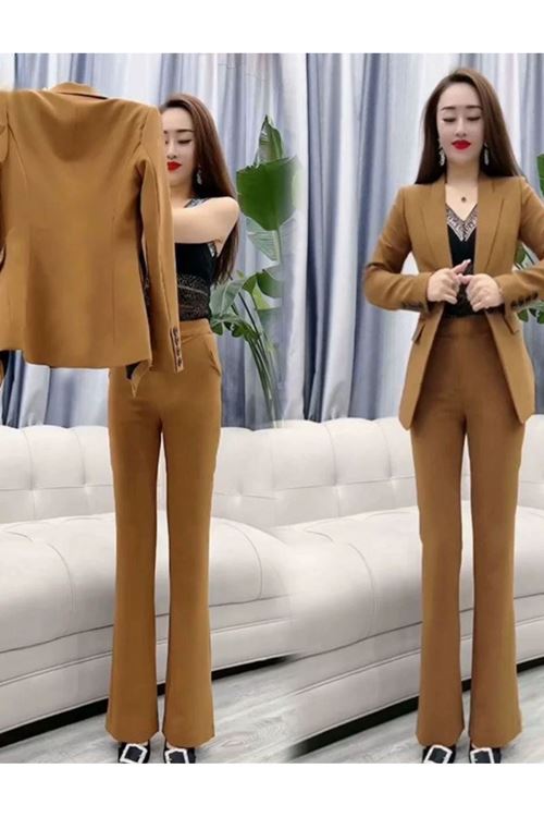 ملابس نسائية صيفية قاط