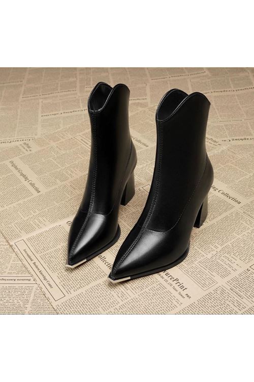 الأحذية النسائية الشتوية بوت قصير كعب  