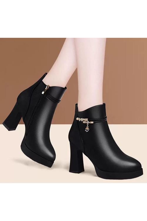 الأحذية النسائية الشتوية بوت قصير كعب  