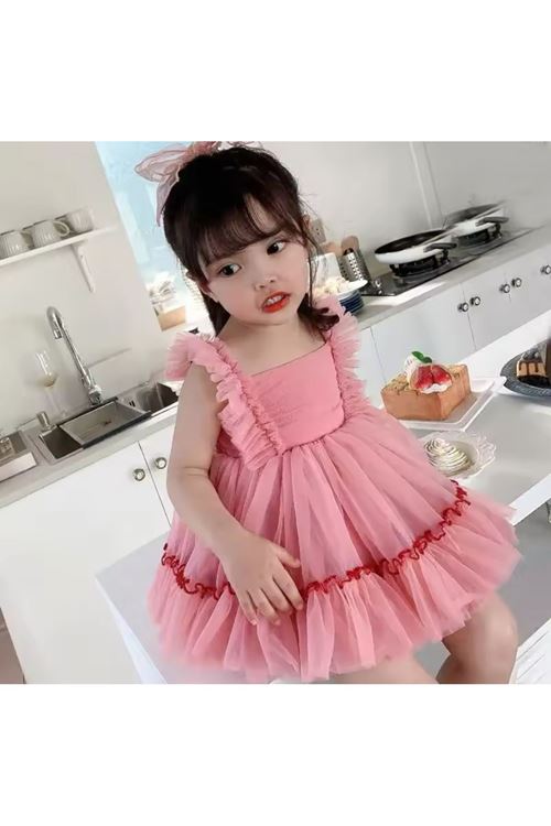 طفل بنت صيفية فستان