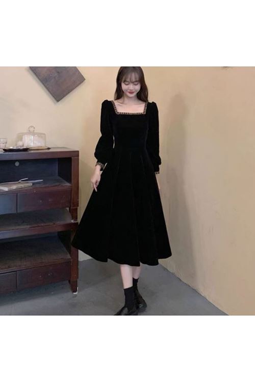 ملابس نسائية شتوية فستان