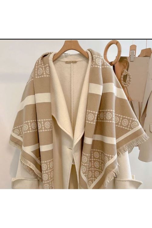 ملابس نسائية شتوية شال