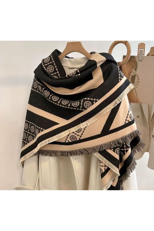 ملابس نسائية شتوية شال