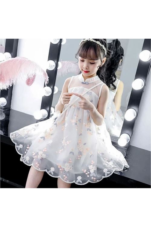 طفل بنت صيفية فستان