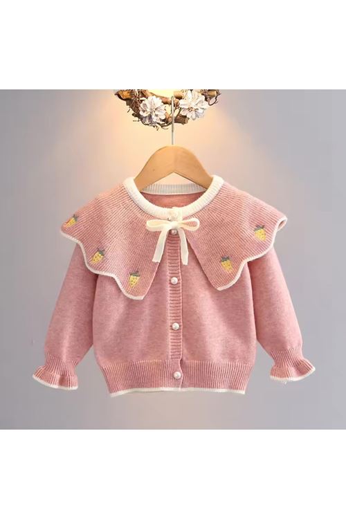 طفل بنت شتوية جاكيت