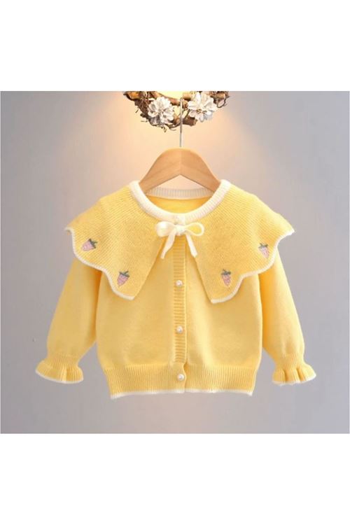 طفل بنت شتوية جاكيت